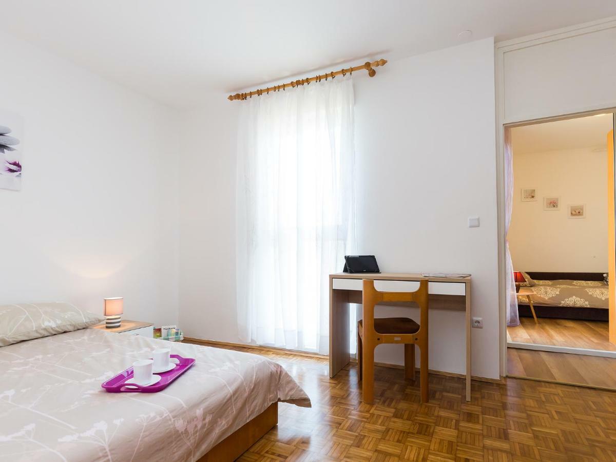Apartment Lory'S Place Pula Bagian luar foto