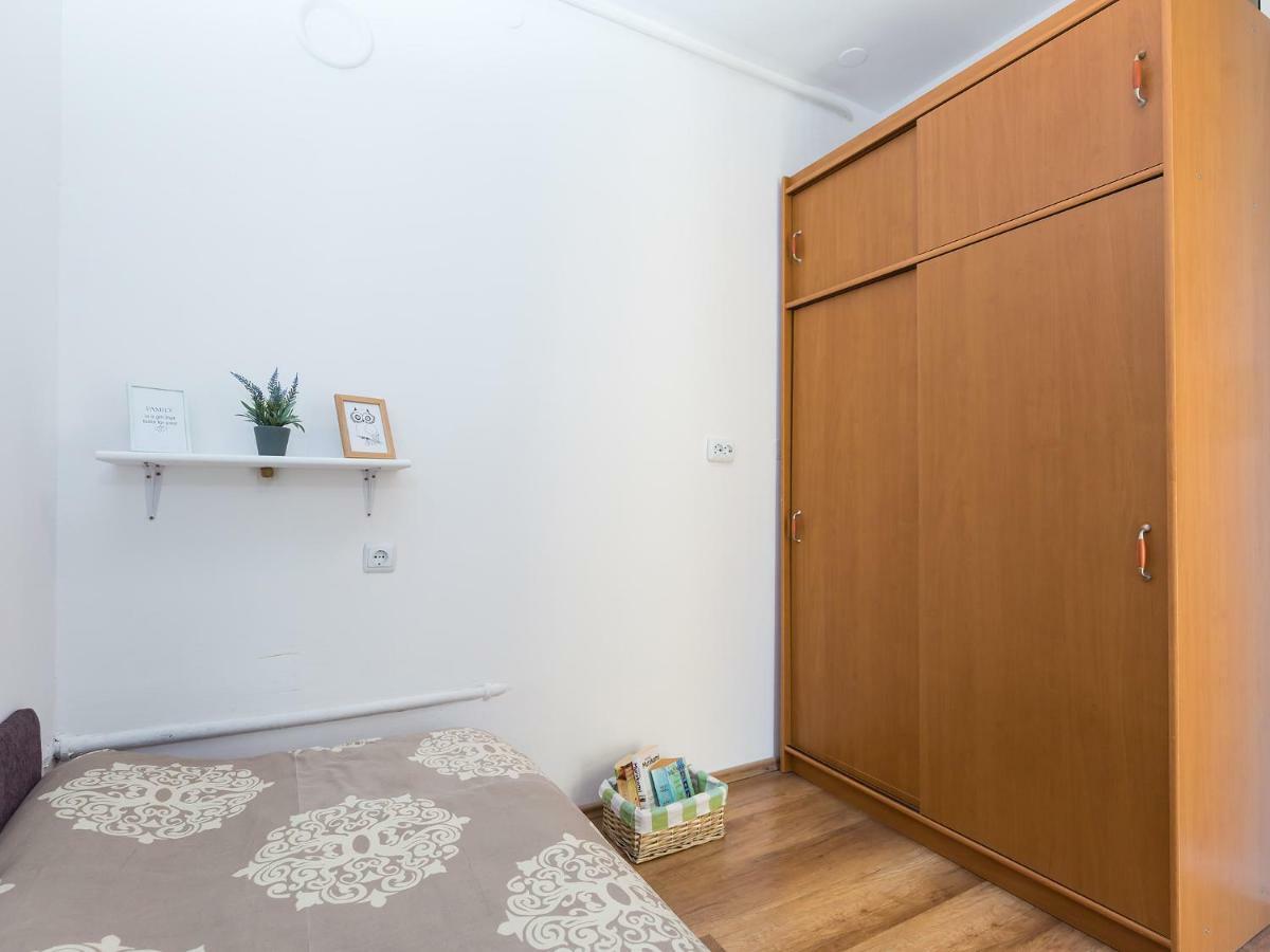 Apartment Lory'S Place Pula Bagian luar foto
