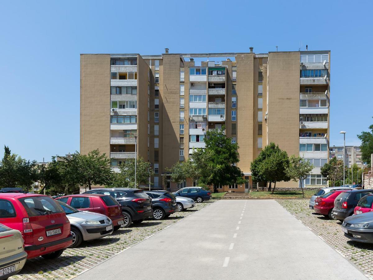 Apartment Lory'S Place Pula Bagian luar foto