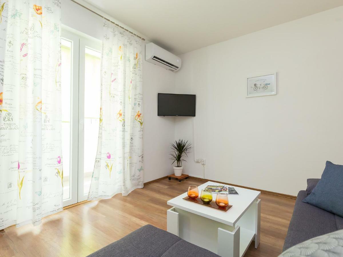 Apartment Lory'S Place Pula Bagian luar foto